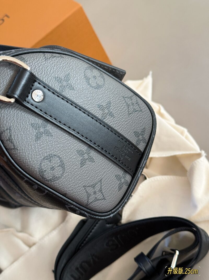 978fec82b0.jpg 240 pairs of boxes
Size: 24 * 15cm
L Home Keepall Pillow Bag
She's really cute!
A suitable keepall25 black warrior for thieves!
Male friends' battle bag
Search Lv Keepall25