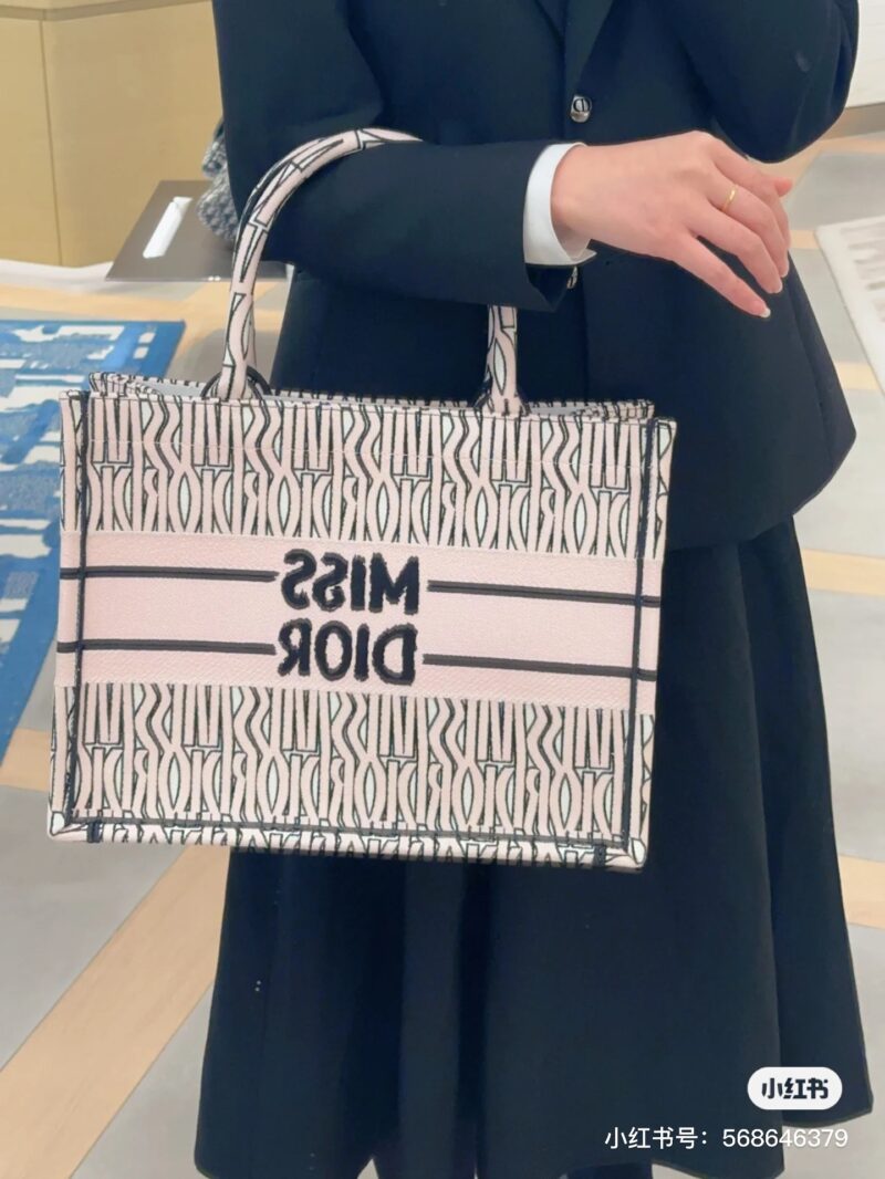 Dior's new tote
