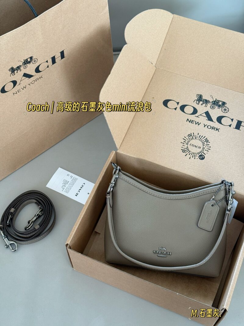 987eb80ba3.jpg 200 boxes
size:19*14cm
Today's New Products|
C's mini Laurel stray bag is so cute!
Two shoulder straps slung diagonally under the armpits
In summer, I changed into a small skirt and paired it with a small stray bag,
Super cute
