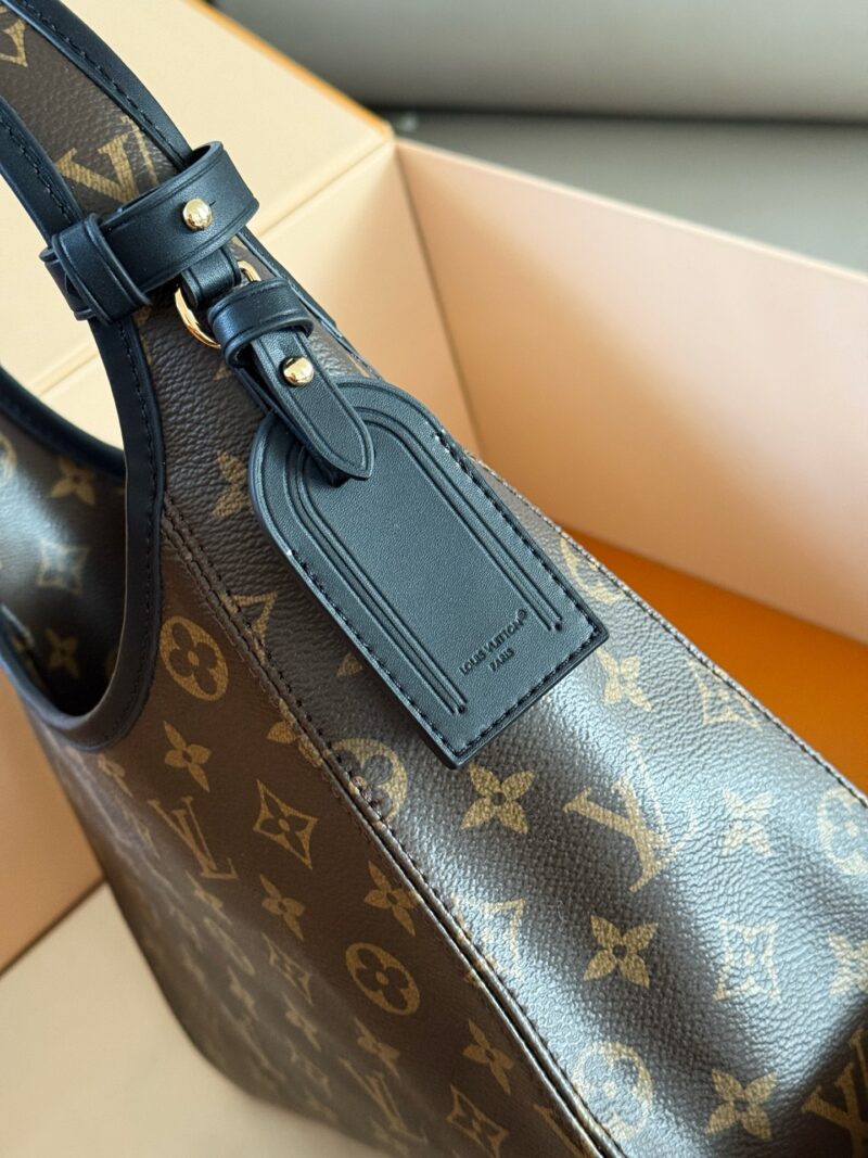 994c9e868d.jpg 250 boxes with dolls
size:25*17cm
L's new ThedropPM
It's not too advanced
A vintage armpit bag (vegetable basket) that falls at a glance
Combining various styles of styling with pine~
A style that fashionistas cannot miss out on