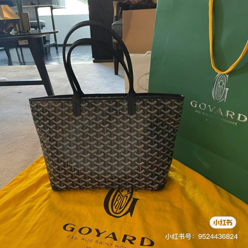 995eb88ed4.jpg Goya Zipper Tote ??