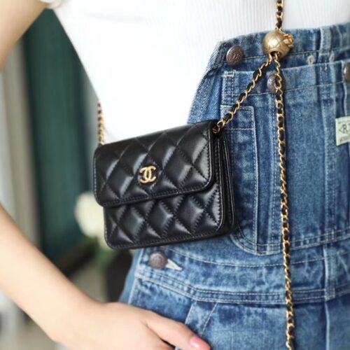 Chanel Little Golden Ball Series $mini chain small shoulder bag, a must-have summer artifact that cannot fit in a mobile phone
You can pretend to be cute
The more you watch, the more you will like trendy people. Let's get together!!! Superb metal bal...
