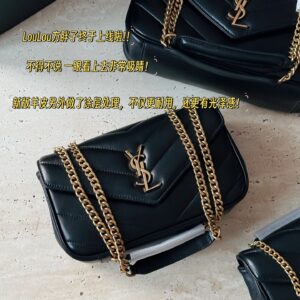 240 280 320 sheepskin box
Size: 20 * 12cm (small)
24 * 14cm (medium)
29 * 17cm (large)
YSL's new version of LouLou Fang Fat Man
Finally online!!
Have to say,
At first glance, it looks very eye-catching
The new sheepskin has undergone additional coati...