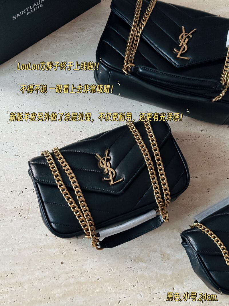 9a0bc9841f.jpg 240 280 320 sheepskin box
Size: 20 * 12cm (small)
24 * 14cm (medium)
29 * 17cm (large)
YSL's new version of LouLou Fang Fat Man
Finally online!!
Have to say,
At first glance, it looks very eye-catching
The new sheepskin has undergone additional coati...