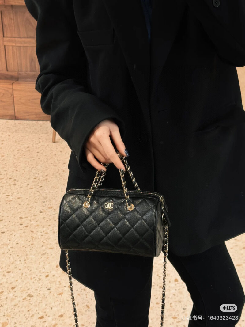 9a0c97584c.jpg Chanel25p bowling ball