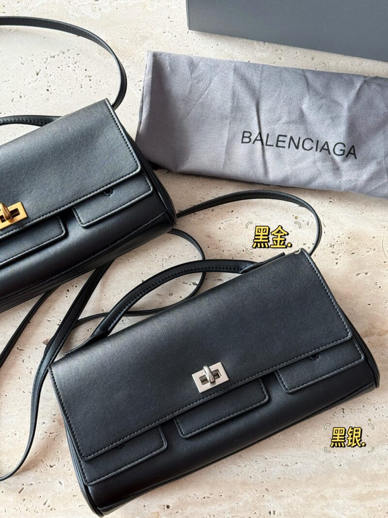 9a2472afdf.jpg Black gold or black silver! It's so difficult to choose!