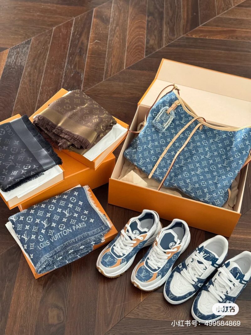 9a9e7785b4.jpg Carry all, denim is so handsome and has a good sloping back