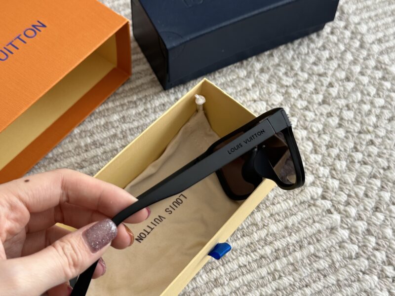 9b3c5ce75f.jpg 210 sets of complete packaging
Ancestral Master's Same Style L Home Logo Full Print
No one loves sunglasses or sunglasses
Ultra light, ultra light, ultra light
Extremely beautiful, extremely beautiful, extremely beautiful
It's really great to say imp...