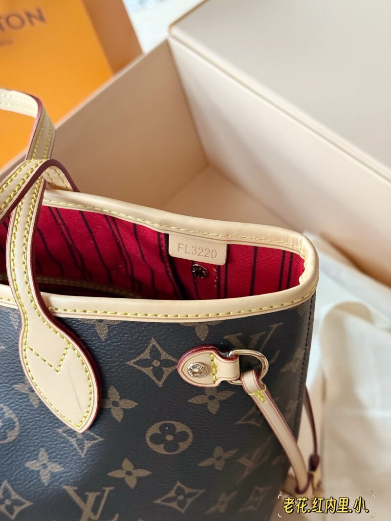 210 without box
Size: 29 bottom * 20 height cm (small)
L Home Neverfull Medium Shopping Bag!
Ashes grade product!
Classic to irreplicable!
There is texture! flavoursome!