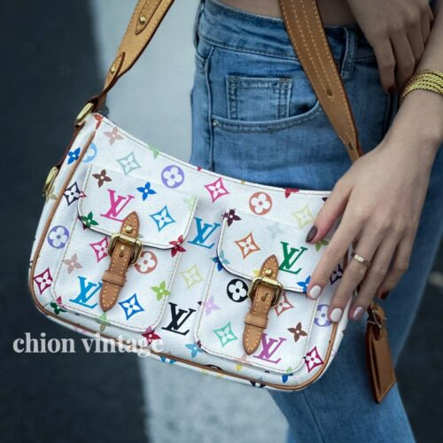 -The famous King of Bags in the medieval world, with a double pocket college style, playful and cute color matching, and full capacity, can be paired with casual hoodies or coats without any sense of incongruity. Even the fairy sisters are under its ...