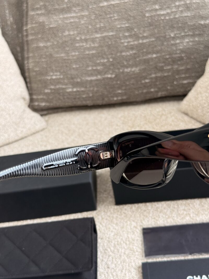 9cc7e16f91.jpg Chanel Sunglasses ? p220
A must-have treasure sunglasses for taking photos this summer! Every casual snap is of great quality
Why do women, being the same, appear to be full of nobility and extraordinary temperament? It turns out that Chanel 24's n...