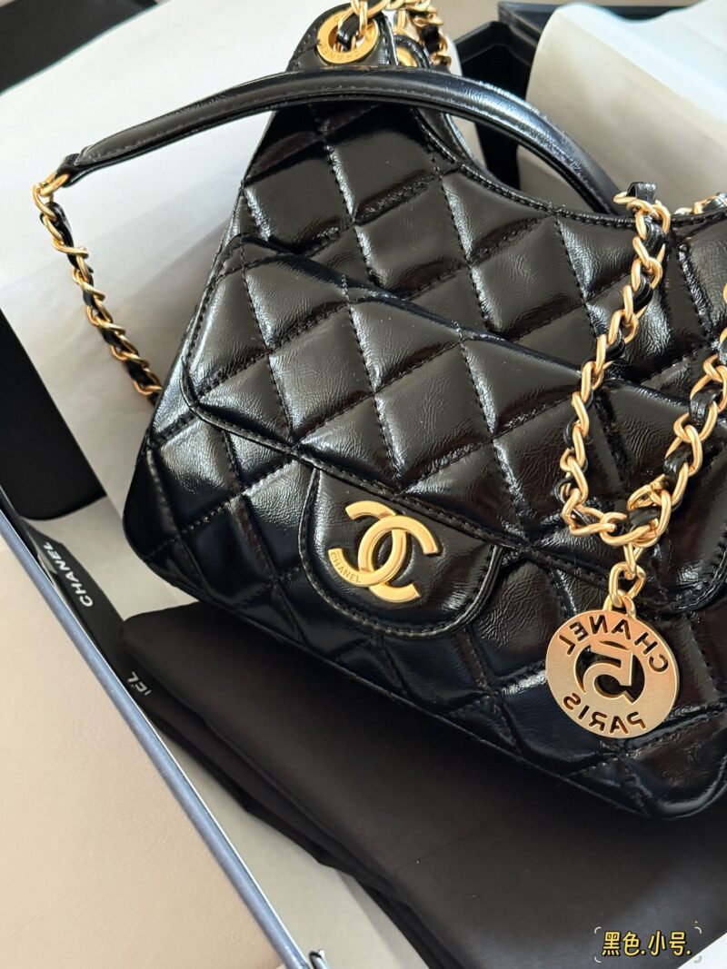 240245 box
Size: 19 * 13cm (small size)
23 * 16cm (large size)
Xiaoxiang's 23rd hippie hobo
This popular Tmall Genie has gone viral
It's really nice
Commonly known as croissants, they have a strong sense of design
Oil wax leather, with good wear resi...