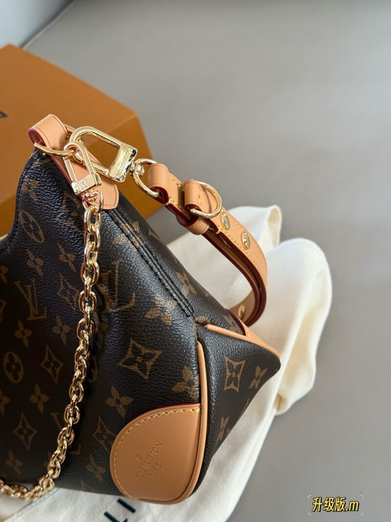 9eb10ff2a8.jpg 255 boxes
size:29*16cm
L's vintage cow horn bun
Vintage Classic Shoulder Bag
Configure shoulder straps ? chain
Both shoulder and crossbody are unbeatable, beautiful and versatile!
