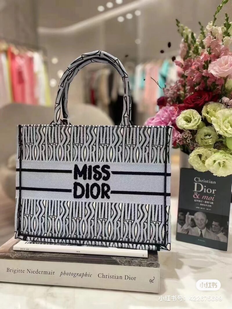 Dior's new tote