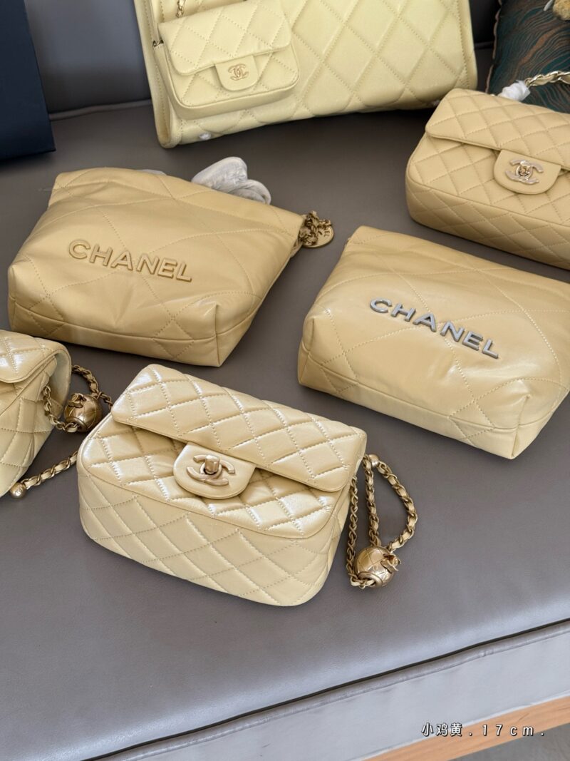 9fcad3d118.jpg 220220 box
Grandma Xiang's color is really amazing/stunning
size:17*13cm
20*12cm
Upgraded version shipment
Xiaoxiangjia Golden Ball CF
Soft and sticky to the touch
Madam is so beautiful! So exquisite!
Summer chicken yellow/soft fufu drops super cute/