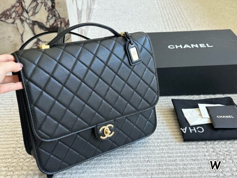 9fdd4efffc.jpg Caviar P270
Blow this up! It's so beautiful! I love this bag! Chanel 22k backpack! Chanel 22k backpack! Handsome explosion! I've been waiting for a long time, but it's been in vain
It's really beautiful! Size 31 26cm complete gift box packaging