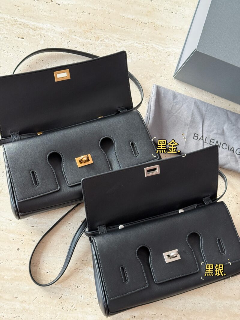 a02f45fc7d.jpg Black gold or black silver! It's so difficult to choose!