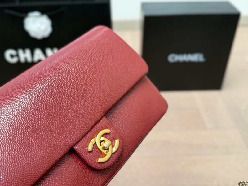 Counter gift box
Chanel Gold Coin Bag Chain Bag
Rarely seen obscure style, cool retro and lazy
Another trendy item that can be easily carried out with just one carry
Size 23 14