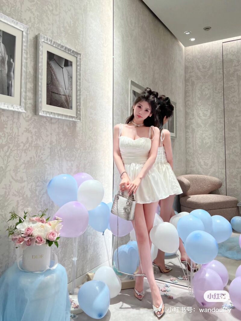 Dior Himalaya Lady Dior~
I share a lady Dior bag every day. I really love this bag style, and the most recommended one is definitely the Himalaya style because of the horse The price is about to increase, so you must not miss the best opportunity to ...