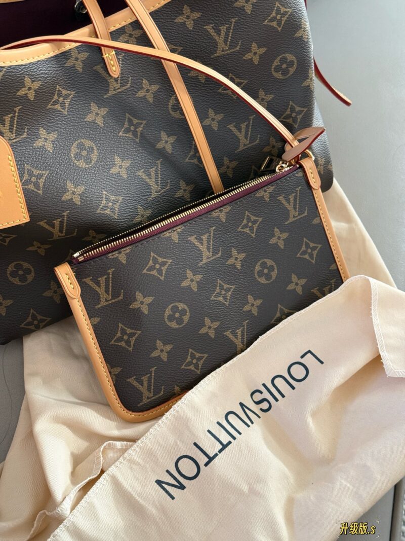a1525281d9.jpg 245 Pack (Upgraded Version)
Size: 30 * 20cm (small)
CarryAll, the strongest member of the L family,
Cute and casual are all okay, haha
Carryall is really strong!
Comes with a storage wallet,
The cost-effectiveness is unparalleled online now
Search fo...