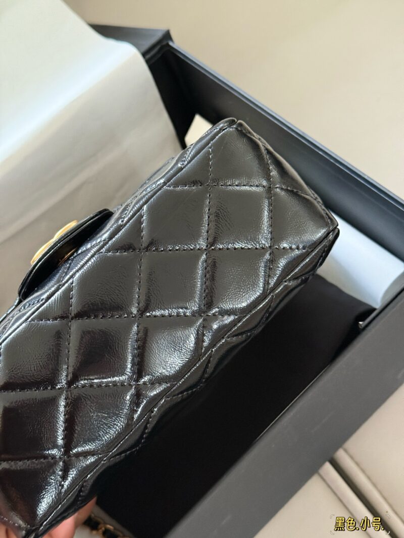 240245 box
Size: 19 * 13cm (small size)
23 * 16cm (large size)
Xiaoxiang's 23rd hippie hobo
This popular Tmall Genie has gone viral
It's really nice
Commonly known as croissants, they have a strong sense of design
Oil wax leather, with good wear resi...