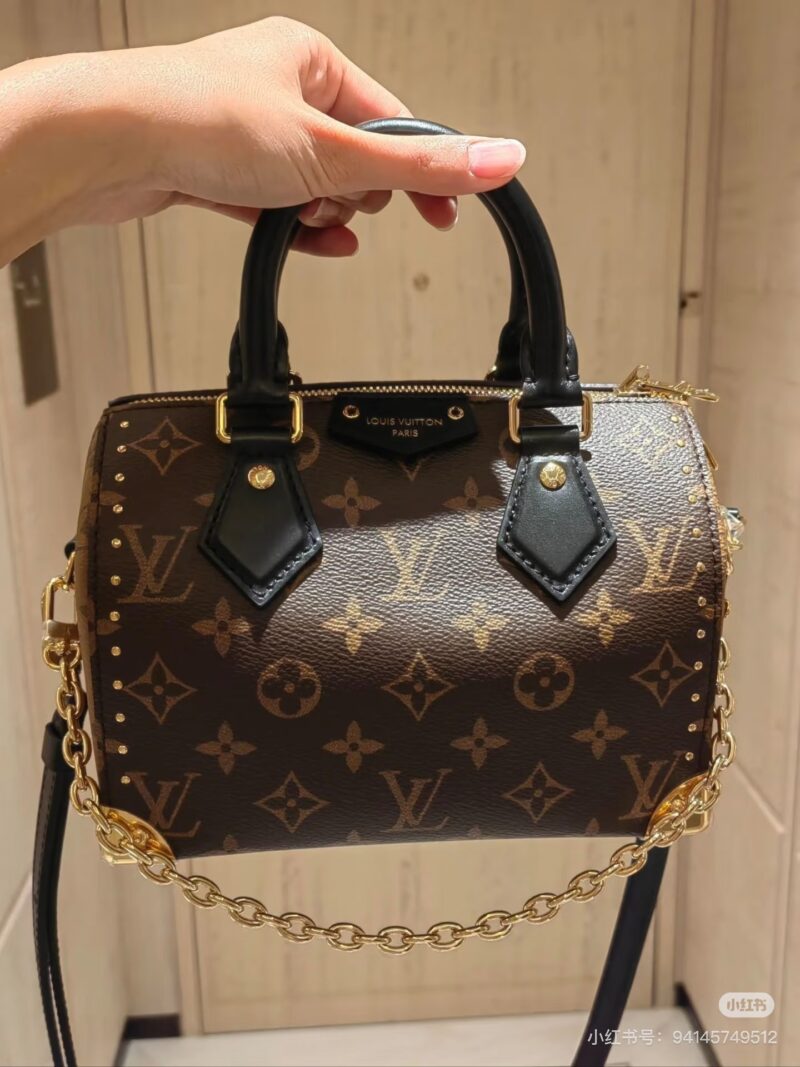 a313b60722.jpg " LV Speedy Trunk20 Hardware Edition
Speedy trunk 20 pillow bag for fashion show boutique
Fashionable, exquisite, retro, noble and elegant
Concave shaped carrying It's absolutely amazing! It looks absolutely stunning!
Old flowers are getting on my he...