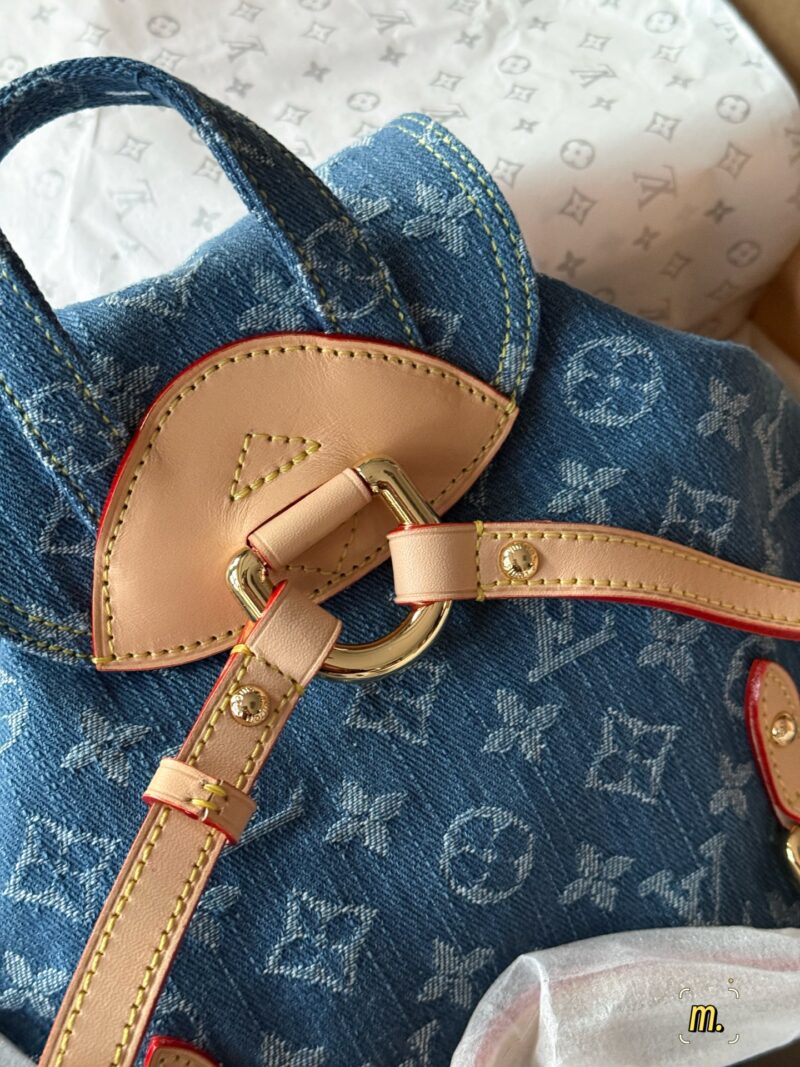 a39514d960.jpg 320 box m
size:20*20cm
24 Spring L Home Denim Denim New Collection
Rocket at the beginning of the New Year
What a cute one
Vintage tannin backpack
Very suitable for summer y2k style, looking forward to living in summer!