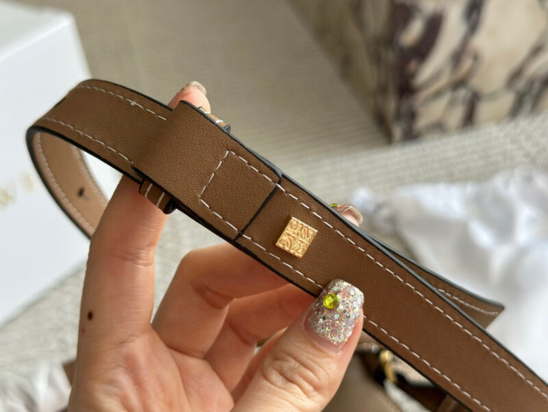 a3be3c3a32.jpg ¥225
From now on, fans of the Luo family geometric bag family will surely be delighted with the addition of a bag to the Loewe puzzle. The classic geometric bag will once again attract fans with its mini bag! This time let's plant grass and see if ...