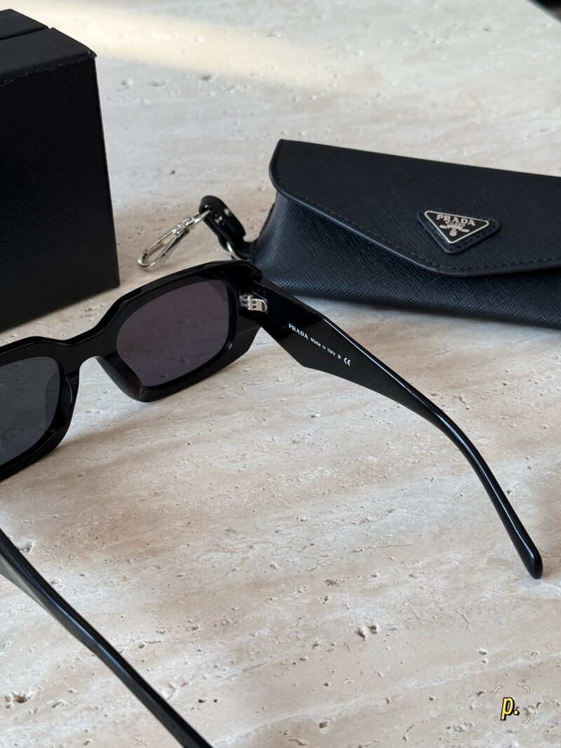 a43bd7a38d.jpg 205 with complete packaging#
Sisters! Blow up these sunglasses!
Prad glasses/sunglasses
It's really versatile and beautiful!
I personally think it is suitable for all face shapes
And his face looks very small!!
Unlike traditional sunglasses, which ha...