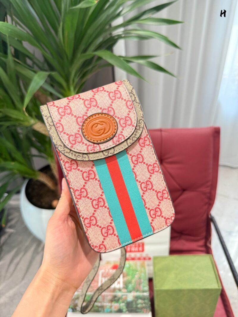 p200
Gucci phone bag complete set packaging 10 × 19