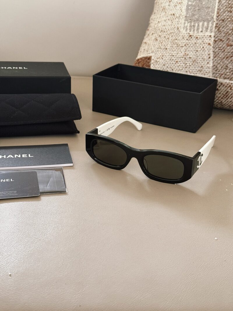 a52ced70b7.jpg 205 with complete packaging
I will really regret not getting these sunglasses this summer!
The god of fashion!
Chanel's panda sunglasses are super stylish on both the front and sides!