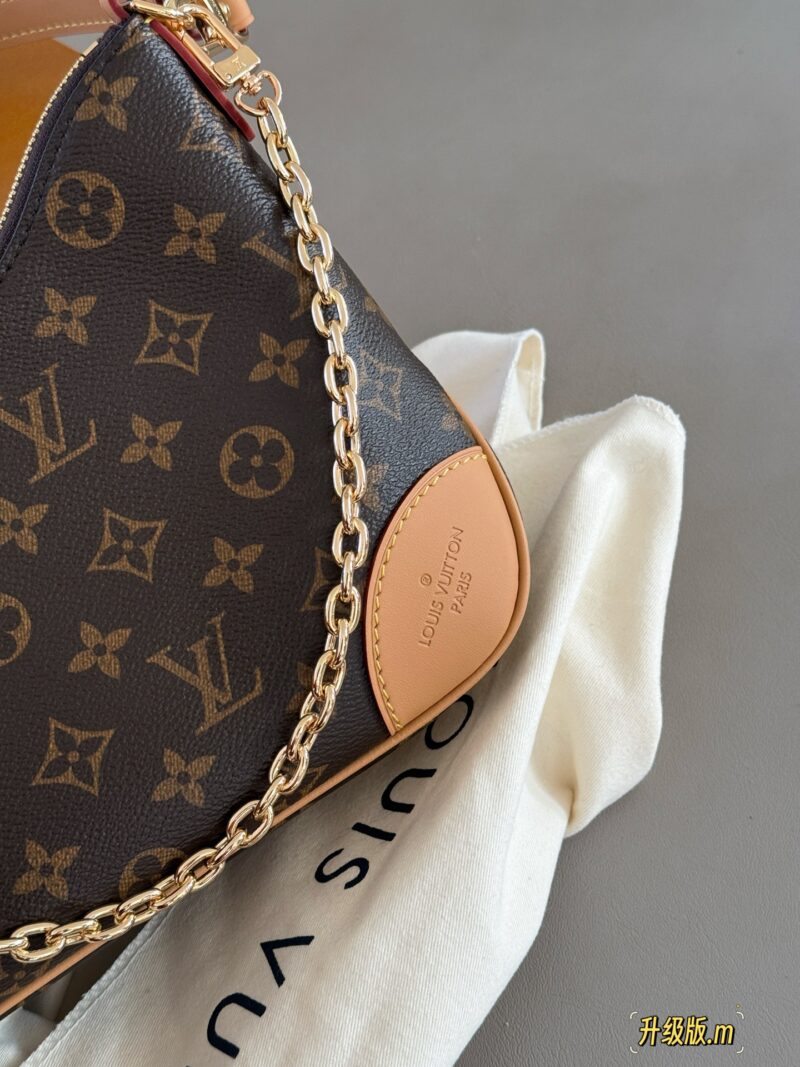 a53d387144.jpg 255 boxes
size:29*16cm
L's vintage cow horn bun
Vintage Classic Shoulder Bag
Configure shoulder straps ? chain
Both shoulder and crossbody are unbeatable, beautiful and versatile!