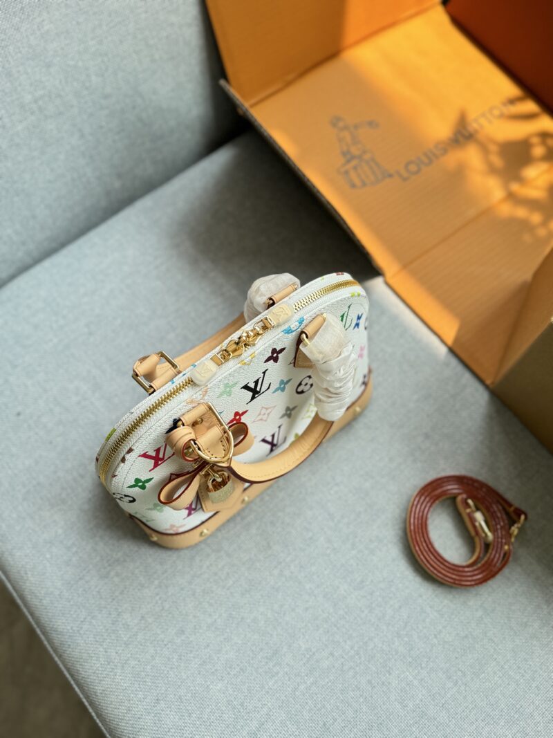 a5465bf098.jpg 270 original single aircraft box
Original quality with pure leather steel hardware 163 jump code chip
size:24×17.5
LV x Takashi Murakami collaboration NANO SPEEDY white tri color shell bag Boston bag crossbody handbag chip version
Cool and cute, l...