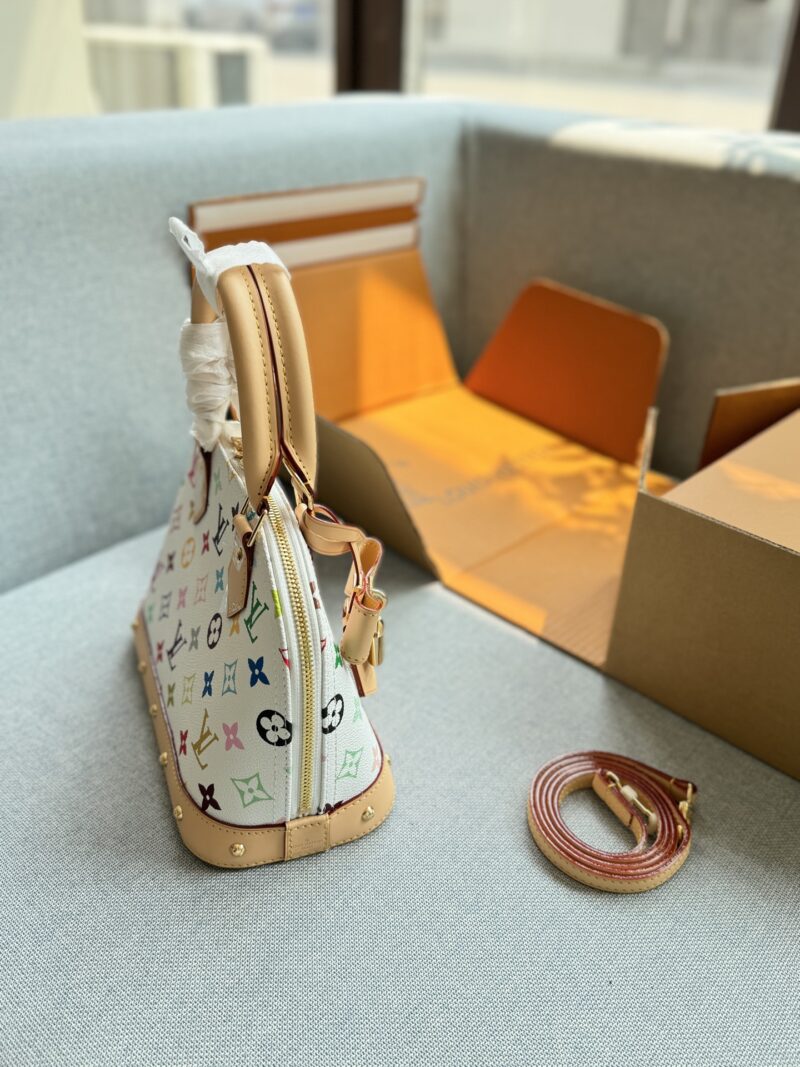 a5a0970f8b.jpg 270 original single aircraft box
Original quality with pure leather steel hardware 163 jump code chip
size:24×17.5
LV x Takashi Murakami collaboration NANO SPEEDY white tri color shell bag Boston bag crossbody handbag chip version
Cool and cute, l...
