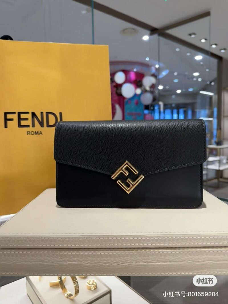 Fendi Woc chain armpit bag