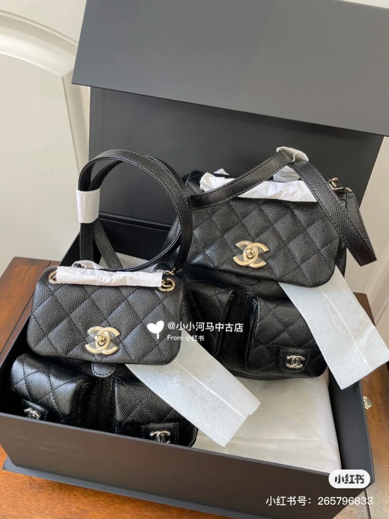 a5e905c782.jpg 23p Black Gold Little Frog
Cute love
The cutest backpack of the season
One shoulder can be carried by both shoulders