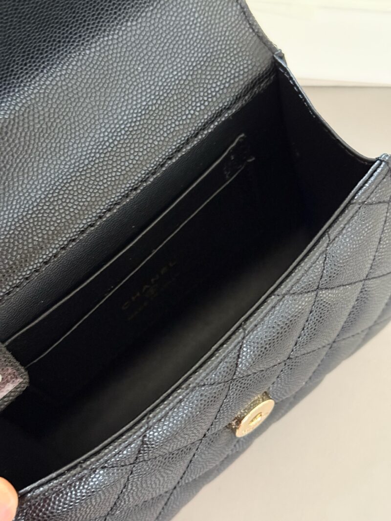 a68a0f1e9d.jpg 215 boxes
size:15*12cm
Xiaoxiang's 25skewly
This bag type is a whole love to live in
Can be carried by hand or slung diagonally
The caviar cowhide is too perfect!