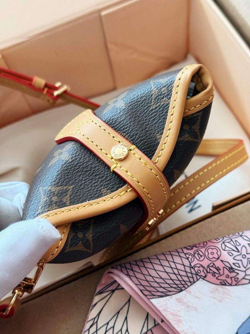 a6d554eda0.jpg 205 box with cowhide
Hot selling collection real-life photos
size:10*19cm
L Home Nano French Fries
Old Flower New Phone Bag
I definitely like it the more I look at it .
New and trendy foldme fries with age reduction!!
?? Free scarves!