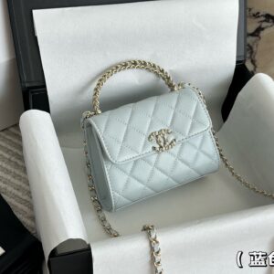 210 box
size：15*12cm
Xiaoxiang Family 23Kelly
This bag type is a whole love to live in
Can be carried by hand or slung diagonally
The caviar cowhide is too perfect!