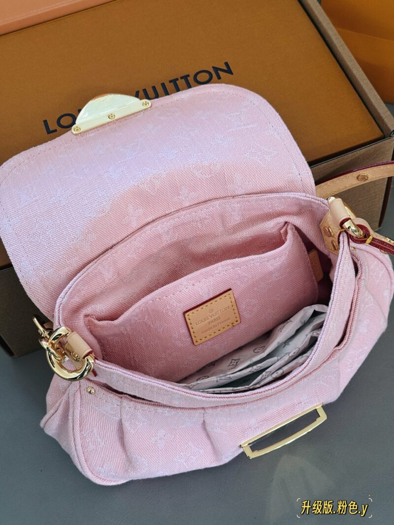 295 box
size：26*18cm
L's denim sunset is perfect for summer
I really like the tannin series
The Sunset capacity is sufficient,
Soft and not afraid of pressure,
Color resistant and stylish!