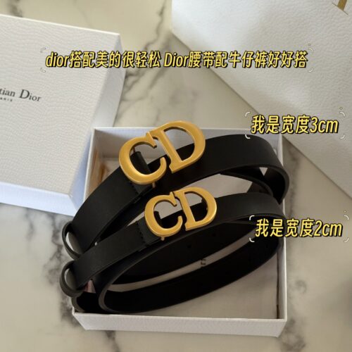 520 Sweet Gift
145 boxes with paper bags
Size Width: 3cm 2cm
Dior, this belt
You must get it!!!
Moderate width, more suitable for daily use!
Leather cowhide, with a silky surface,
There are inscriptions inside!