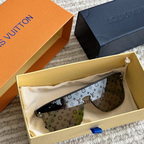 210 sets of complete packaging
Ancestral Master's Same Style L Home Logo Full Print
No one loves sunglasses or sunglasses
Ultra light, ultra light, ultra light
Extremely beautiful, extremely beautiful, extremely beautiful
It's really great to say imp...