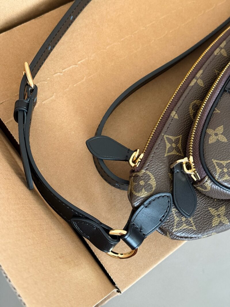 220 boxes
size：28*11.5cm
Keepit waist bag
The weight is almost negligible, so there will be no burden for running, exercising, or shopping!
It's super convenient to put AirPods in your big phone/front small bag!