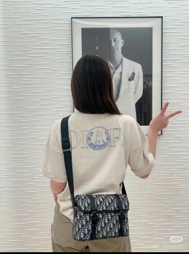 aa992d45b4.jpg Dior Classic Old Flower Postman Bag