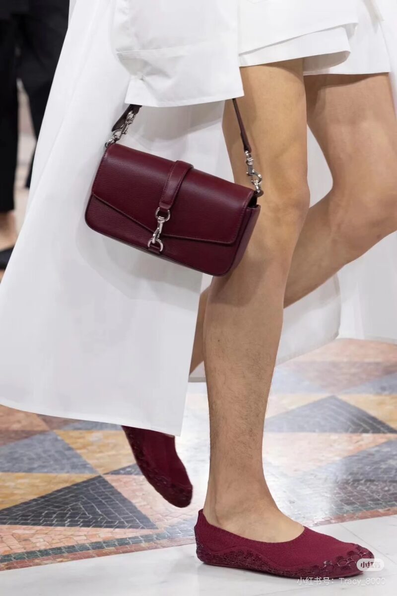 Gucci's new baguette bag