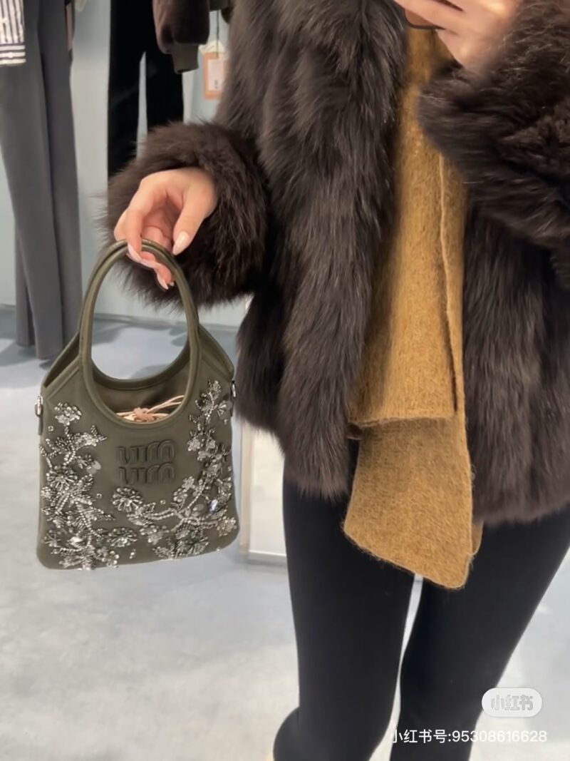 Call for Maimai in the New Year+
-The small bag in front of me is really beautiful