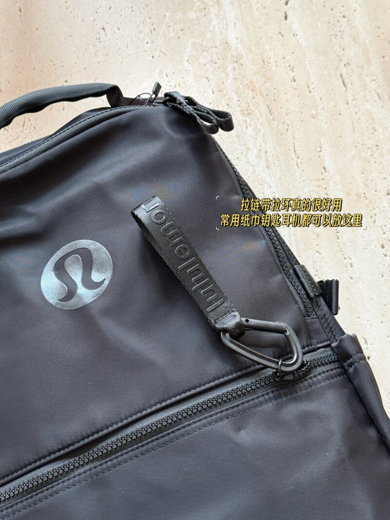 ab7a4b9312.jpg 210 without box
Size: 29 * 42cm Volume: 22 liters
Lulu Crew22L Lightweight Backpack
Can accommodate a 16 inch computer
Neutral color regardless of gender
Equally popular, any color looks good