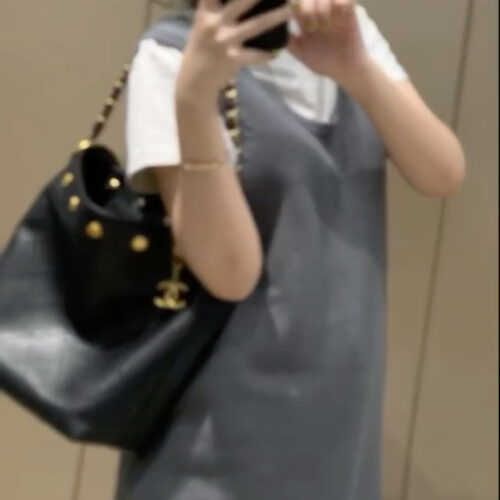 Chanel bucket bag, how can it be so cool