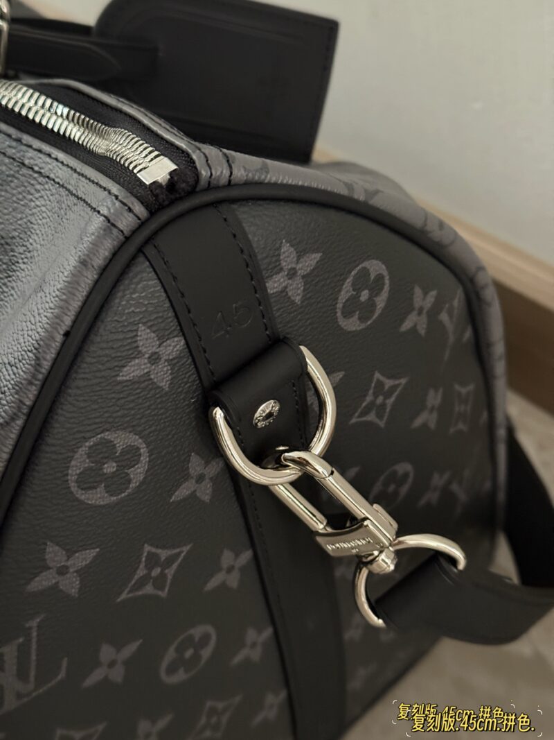 280 Boxless Reproduction Edition
Size: 45 * 27cm
What bag to carry for business trips | Black Warrior
L's Black Samurai travel bag is out!
Keepall 45 travel bag
Featuring a retro and artistic atmosphere with high aesthetic appeal~
Is it necessary for...