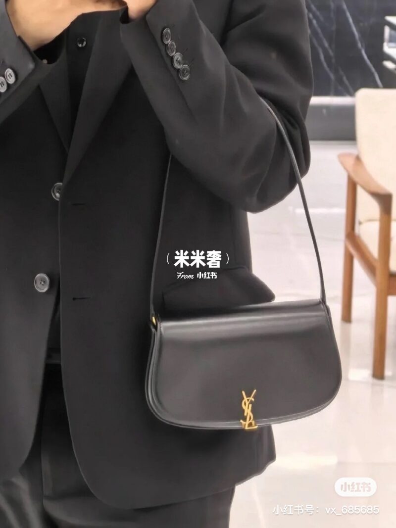 Favorite Underarm Bag for Going Out ▼ V
YSL new underarm bag
Mini Half Moon Shape
Simple and unique